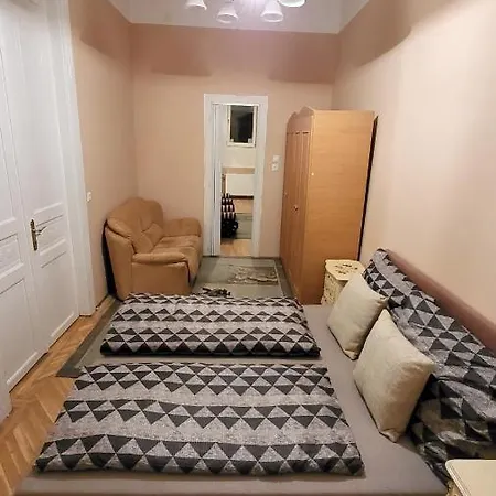 Eclectic Big Budapešť